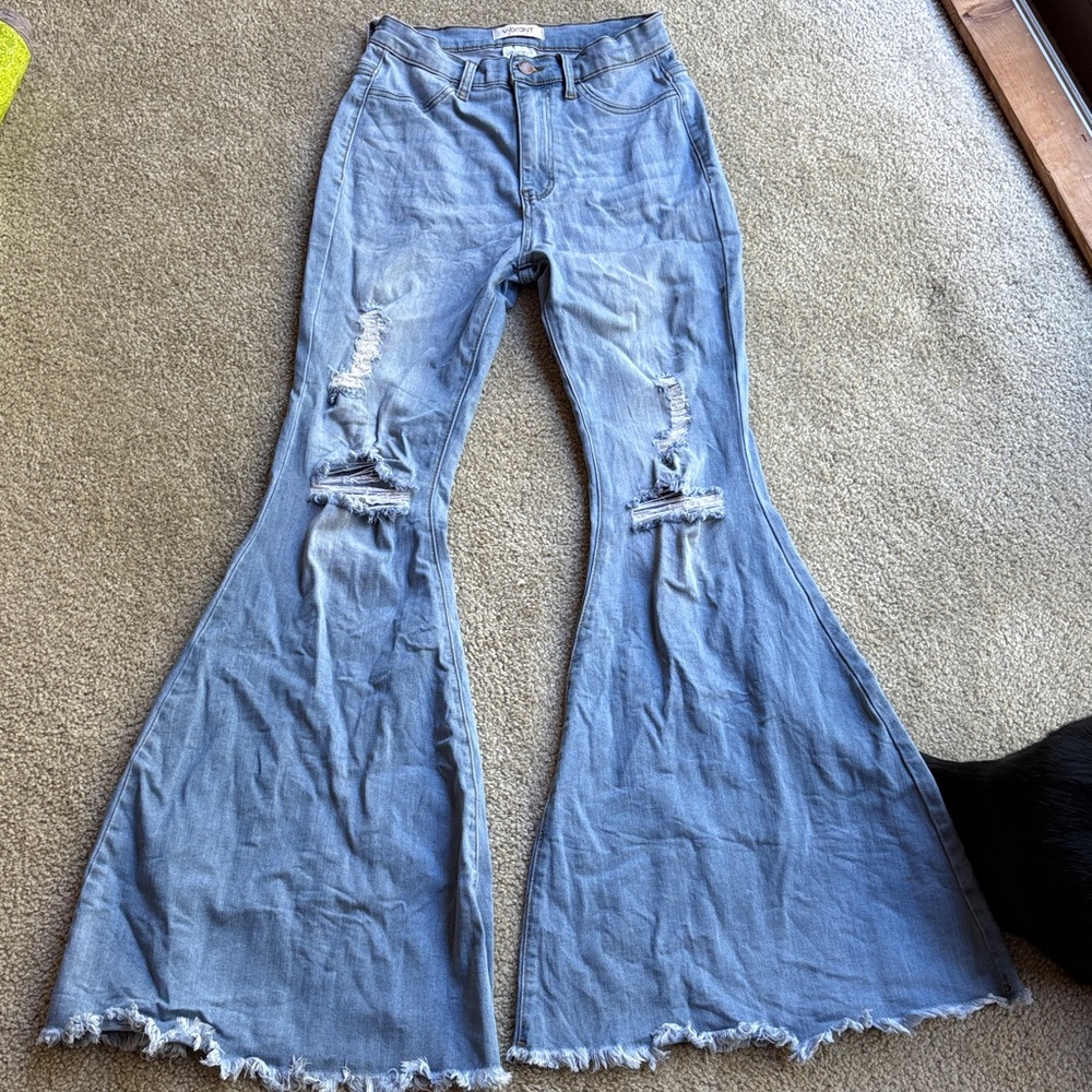 🪷Vibrant Miu distressed flare jeans light blue women's size 7